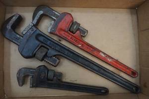 lot 14 image: Pipe Wrenches