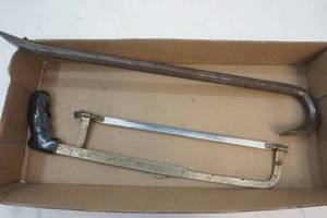lot 15 image: crow bar