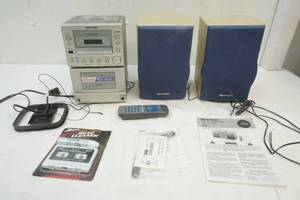 lot 17 image: Sharp Desktop Audio system