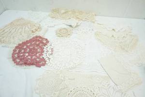 lot 20 image: Doilies