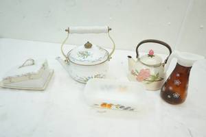 lot 26 image: Vintage Nippon cheese dish