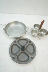 lot 31 image: Wear ever dish