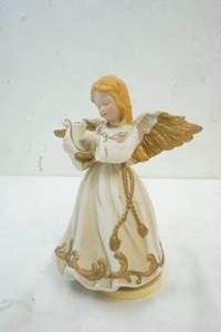 lot 42 image: Musical Angel