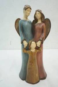 lot 45 image: Family Of Angels figurine