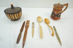 lot 52 image: decor
