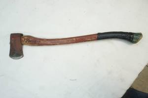 lot 60 image: Axe