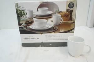 lot 105 image: Threshold dinnerware set