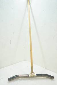 lot 117 image: Squeegee