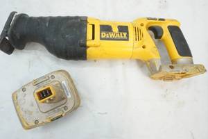 lot 126 image: DeWalt tools