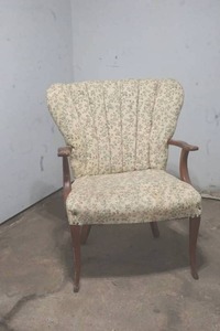 lot 163 image: Vintage Upholstered car