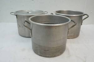 lot 182 image: Stock pots