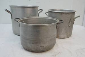 lot 183 image: Stock pots