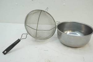 lot 188 image: strainer, mixing bowl