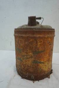 lot 210 image: Vintage Co op oil can