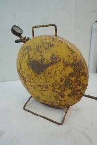 lot 219 image: Vintage air tank