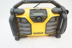 lot 232 image: DeWalt Radio