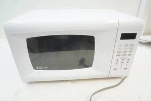 lot 234 image: Magic Chef Microwave