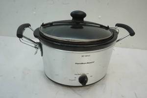 lot 241 image: Hamilton Beach Slow Cooker