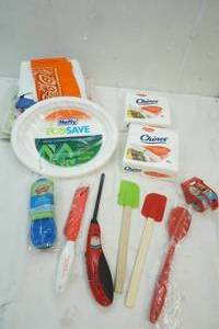 lot 285 image: Napkins, plates, scotch brite pads, Towels, lighter