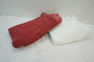 lot 287 image: 2 Blankets