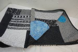lot 289 image: Black & White, Blue, Queen handmade Quilt