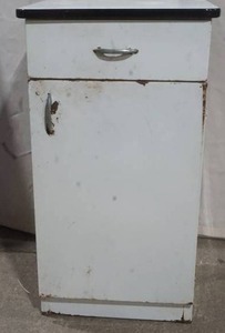 lot 310 image: Vintage Metal Kitchen Cabinet