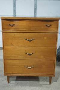 lot 314 image: 4 drawer dresser