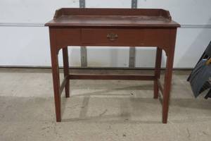 lot 315 image: Early 1900s Small Solid writing desk table
