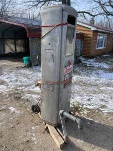 lot 5 image: Sky Chief Texaco Gasoline Pump