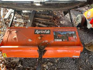 lot 10 image: Agrifab Lawn Sweeper
