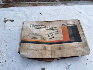 lot 121 image: Piston Ring Compressor Set