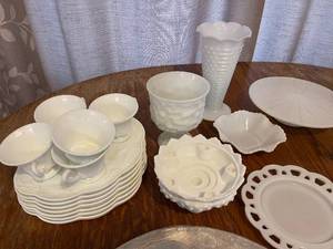lot 137 image: White Glass Wear, Milk Glass