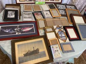 lot 160 image: Picture Frames