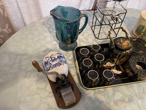 lot 162 image: Coffee Grinders, Tea Sets