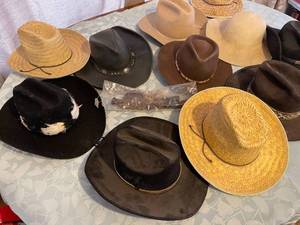 lot 163 image: Cowboy Hats
