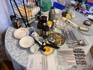 lot 222 image: Knives, Silverware and Dishware, Coffee Thermoses