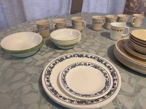 lot 224 image: Corelle dishware
