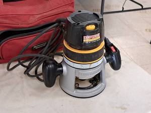 lot 61 image: Craftsman Professional 2-Peak HP Variable Speed Router 315.26921 with Case