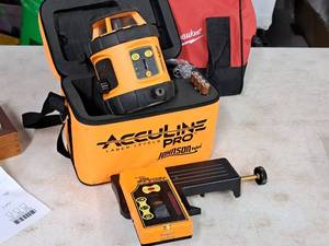 lot 67 image: Acculine Pro Laser Level 40-6710 with Case