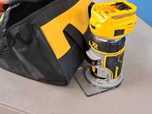 lot 70 image: DeWalt 20V Compact Router DCW600 with Case