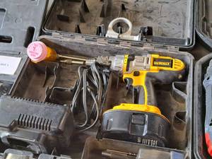 lot 80 image: DeWalt XRP 12 18V DrillDriverHammerdrill DCD970 with Battery, Charger, Case