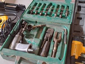 lot 82 image: CP Air Chisel with Chisel Bits and Case