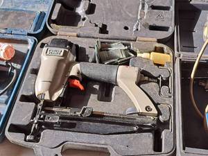 lot 87 image: Porter Cable Air Finish Nailer with Case