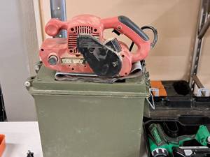 lot 95 image: Tool Shop Belt Sander S1T-SW3-76 with Box