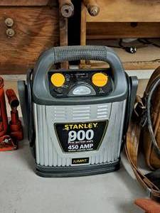 lot 101 image: Stanley JumpIt 900 Peak  450 Start Automotive Jump Pack