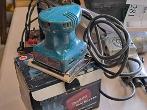 lot 108 image: Makita Finishing Sander B04550
