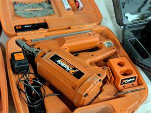 lot 118 image: Paslode Cordless Finish Nailer with Adapter, (2) Batteries, Charger, Case