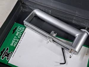 lot 122 image: Metal Shop Sheet Metal Hole Cutter with Case