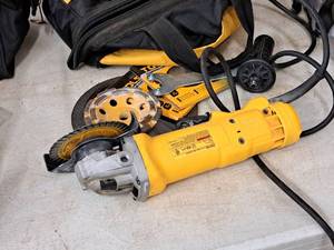 lot 129 image: DeWalt 4-12 Angle Grinder DWE402 with Accessories and Tool Bag