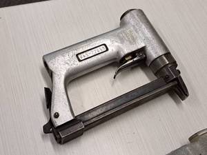 lot 136 image: BeA Air Stapler